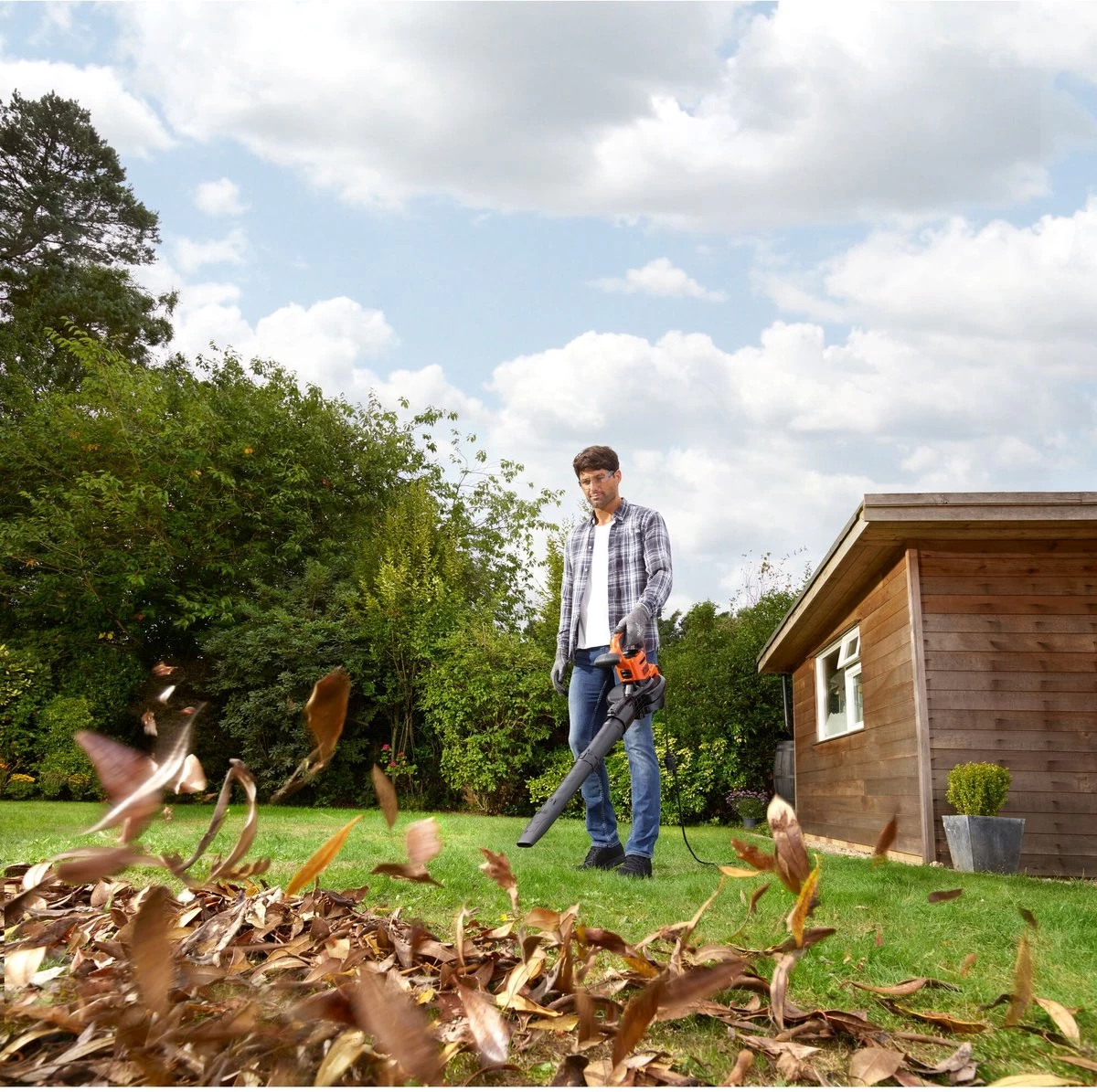 Black & Decker BLACK+DECKER BEBLV300SB-QS Bladblazer - 404 Km/u - 3000W - Zuig-/blaasfunctie - Gesnoerd - Image 8