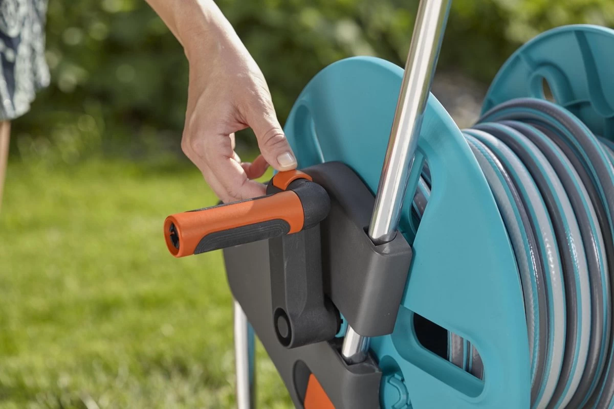 GARDENA - AquaRoll M CleverRoll Easy Slangenwagen - Maximaal 60 Meter - Inklapbare Zwengel - Image 4