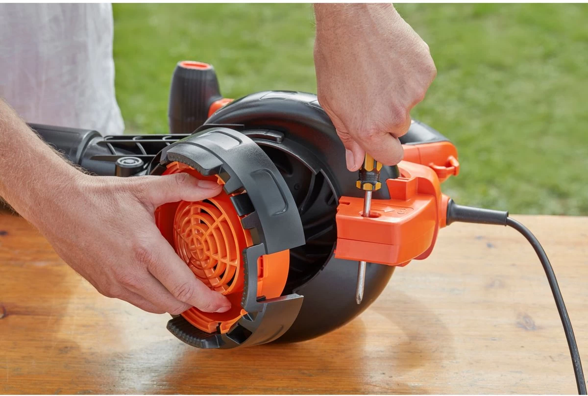 Black & Decker BLACK+DECKER BEBLV300SB-QS Bladblazer - 404 Km/u - 3000W - Zuig-/blaasfunctie - Gesnoerd - Image 4
